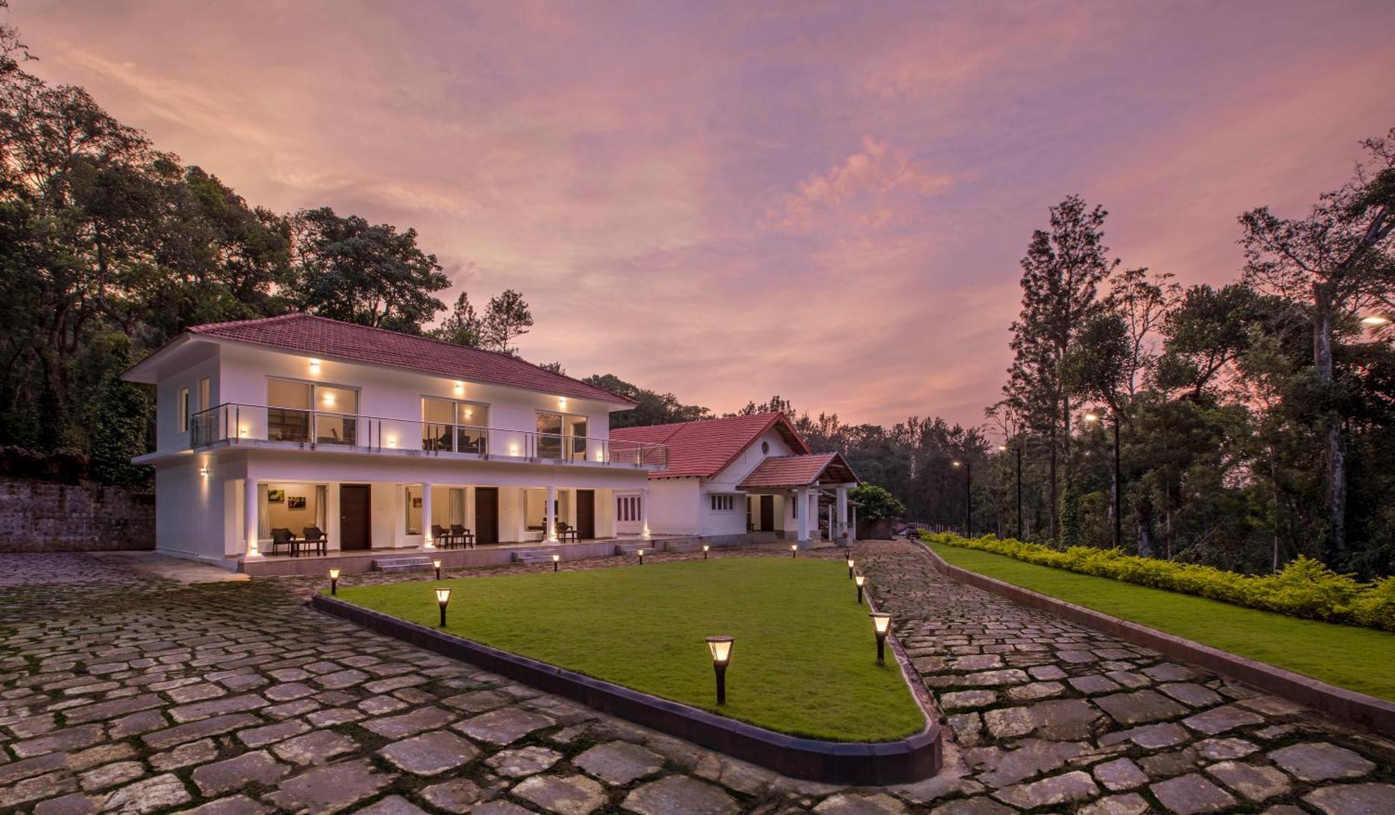 Tusker Trail By Luxunlock Hotel Suntikoppa Buitenkant foto